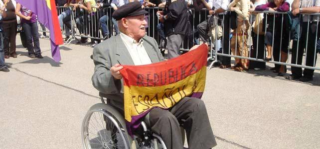 Francisco Ortiz en desfile conmemorativo
