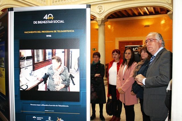 Prado Zuñiga en expo 40 años de bienestar social 4