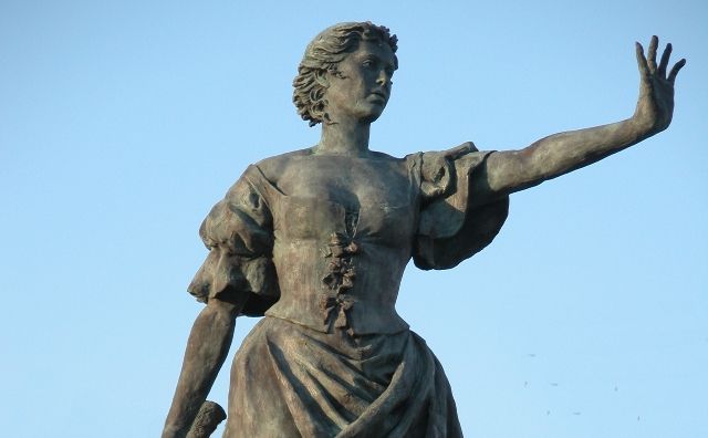escultura juana la galana reconocimientos mujer