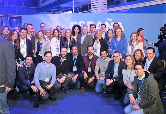 foto familia pp ciudad real en convencion nacional