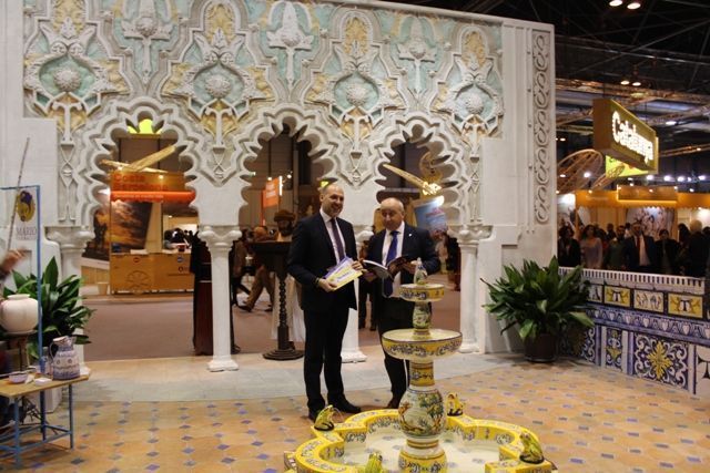 martin alcantara y gomez arroyo en mini stand toledo fitur
