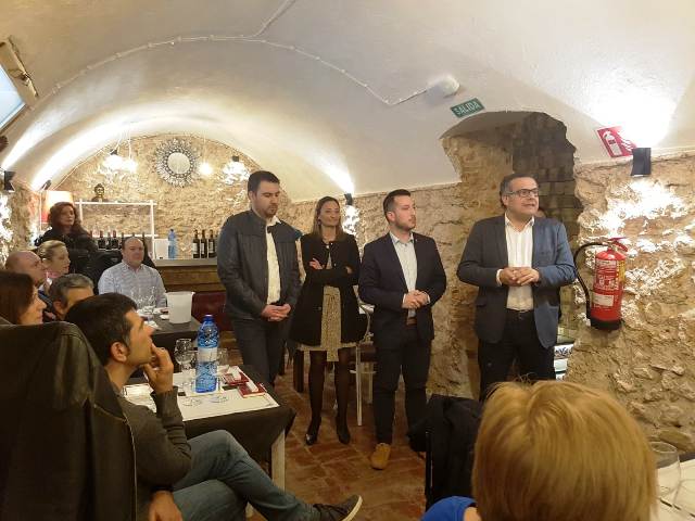 Foto JCCM Acto de cata de vinos en Caudete