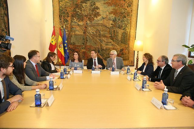 cesion espacios crus roja y down toledo