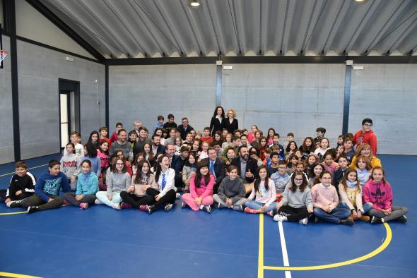 page inaugura gimnasio escolar en azuqueca henares