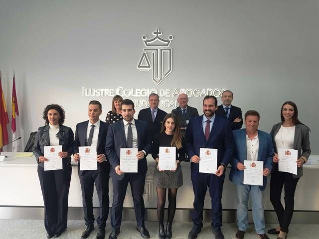 ENTREGA TITULOS nuevos abogados