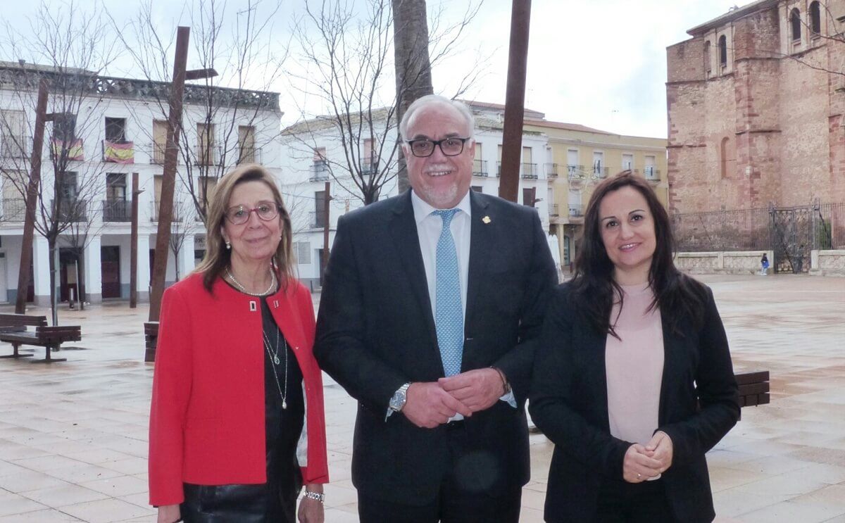 Julian Nieva Prado Zuniga Isabel Quintanilla
