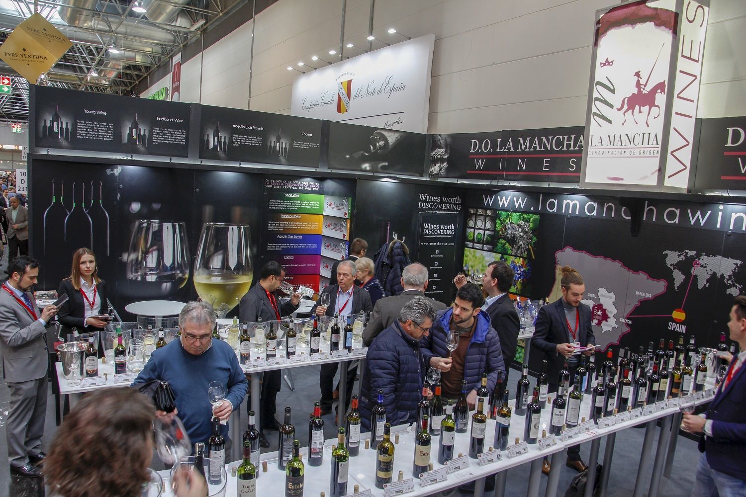 Stand de vinos en Prowein 18