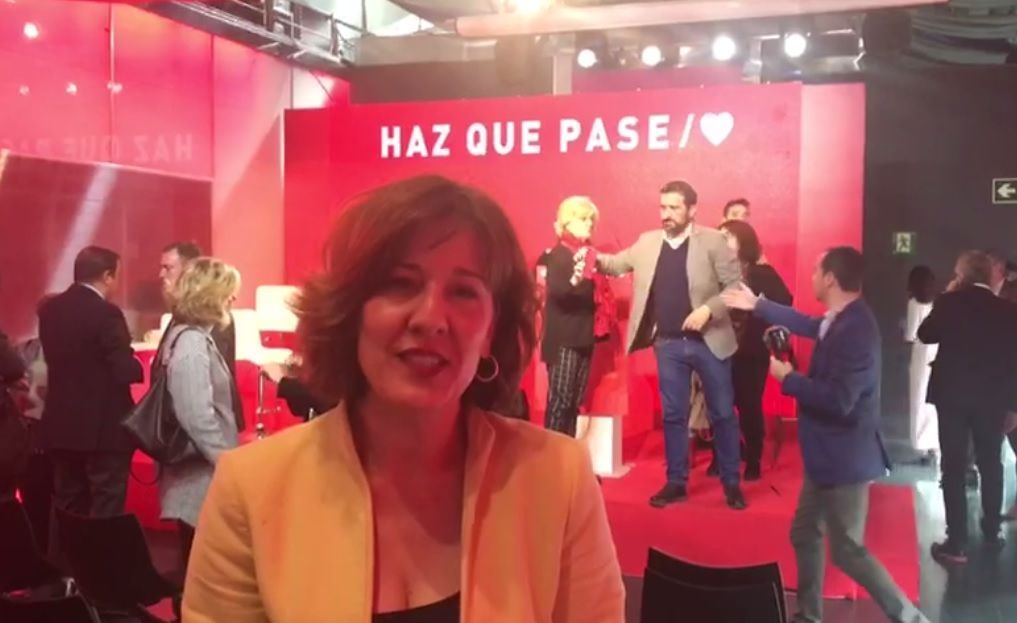 IMAGEN DE BLANCA FDEZ EN LA PRESENTACION