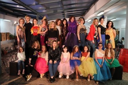 desfile de moda y complementos despertando emociones 36