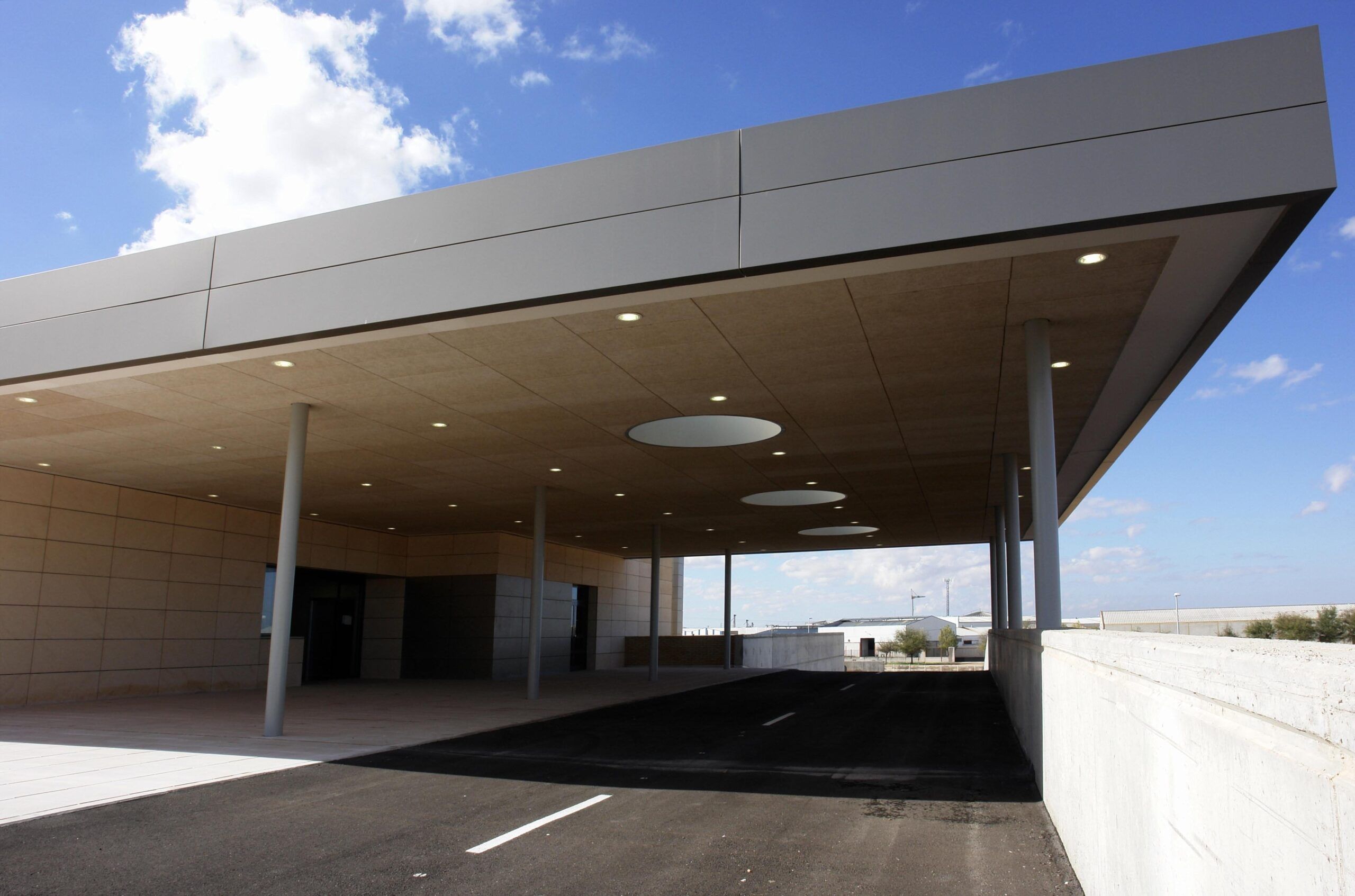 fachada urgencias hospital de tomelloso