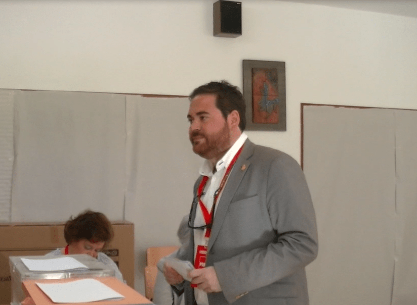 pablo votando