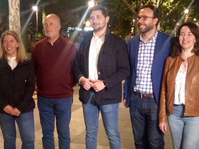 pegada carteles a