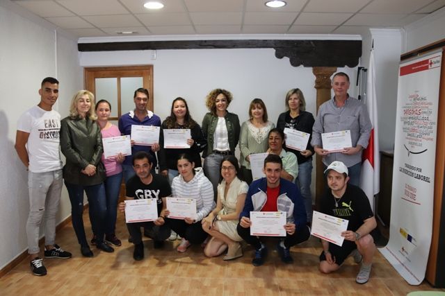 entrega diplomas curso almacen cre 7 6 2019 186