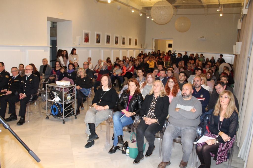 alcazar acto violencia c
