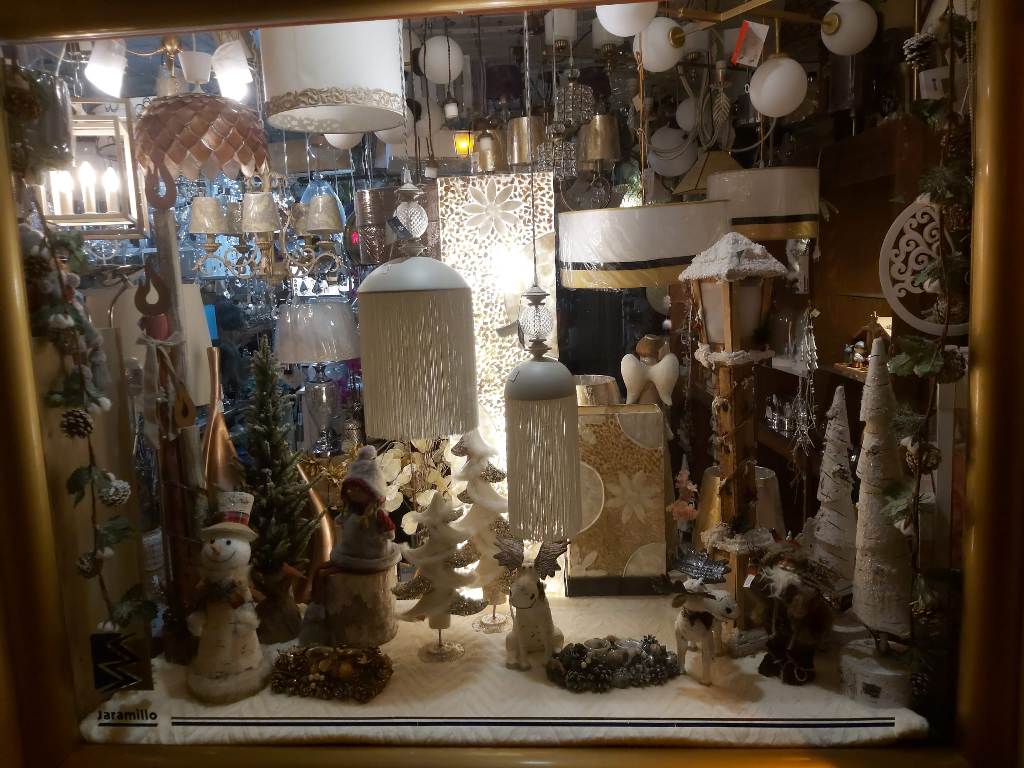4 CONCURSO ESCAPARATES SOCUELLAMOS DECORALUZ