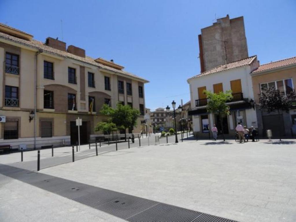 plaza de la constitucion en Quintanar de la Orden