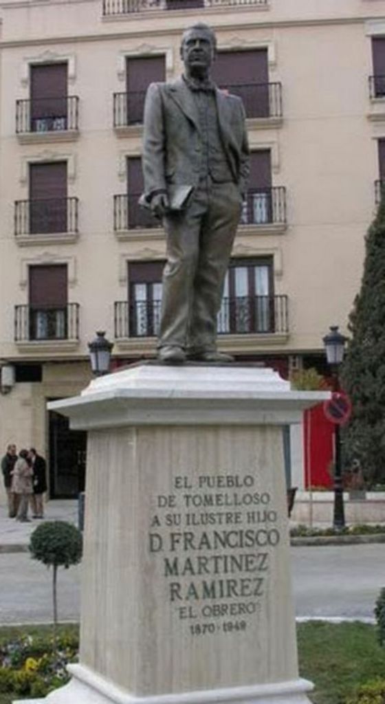 El Obrero estatua