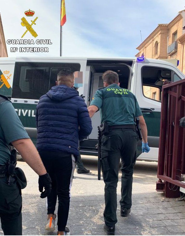 Detenidos robo bodega1