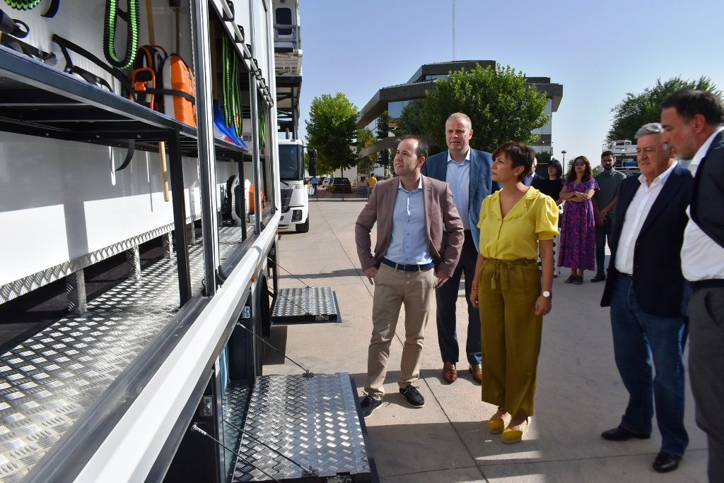 Imagenes de la visita a Tecnove 2