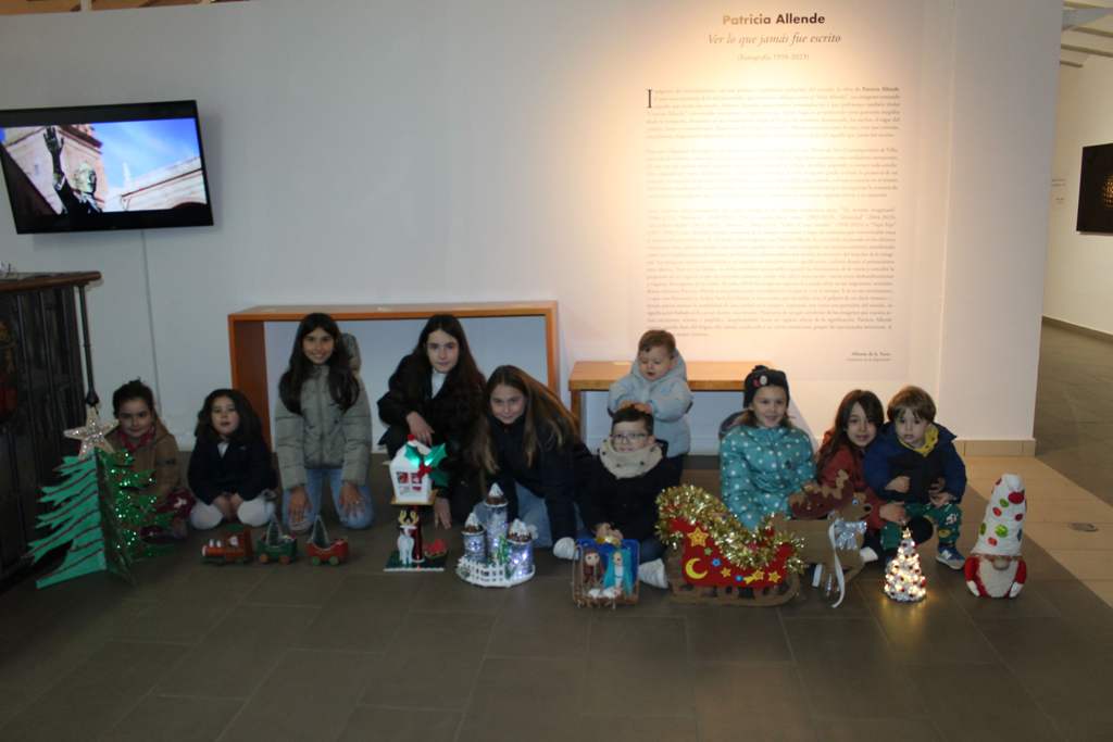 Entrega premios Adorno Navideño