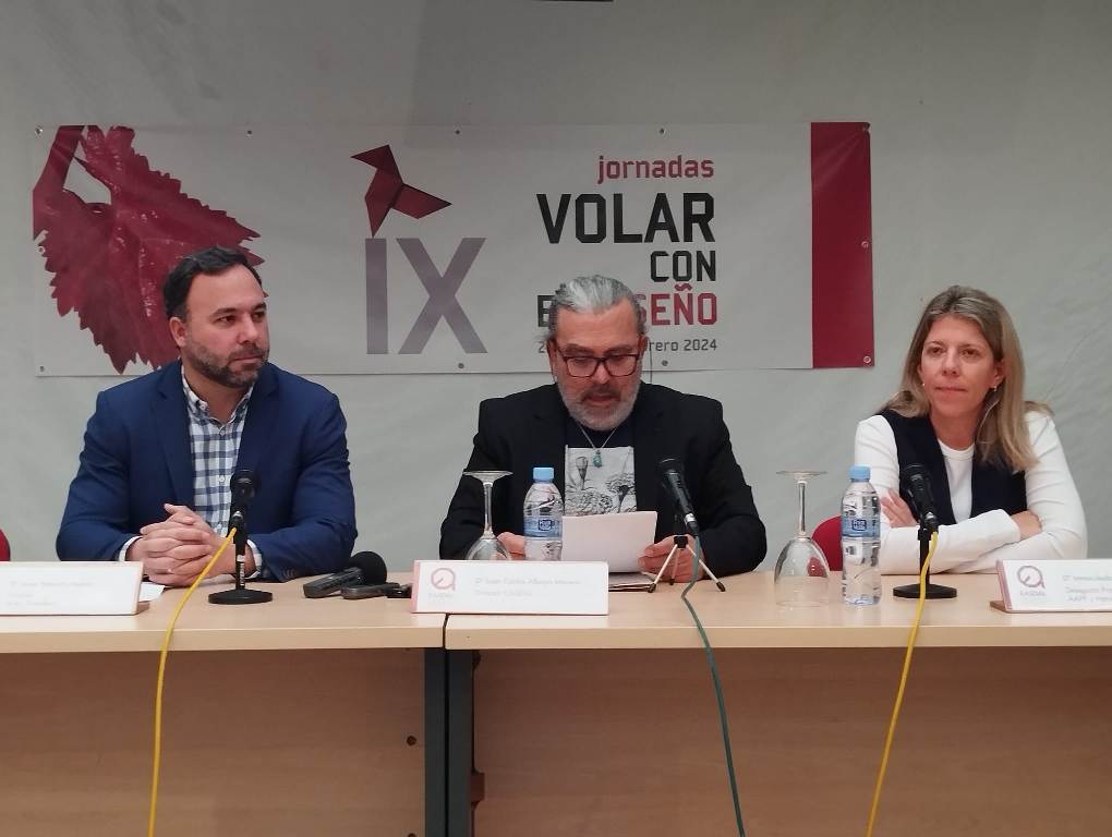 Volar con el diseño inauguracion 1jpeg