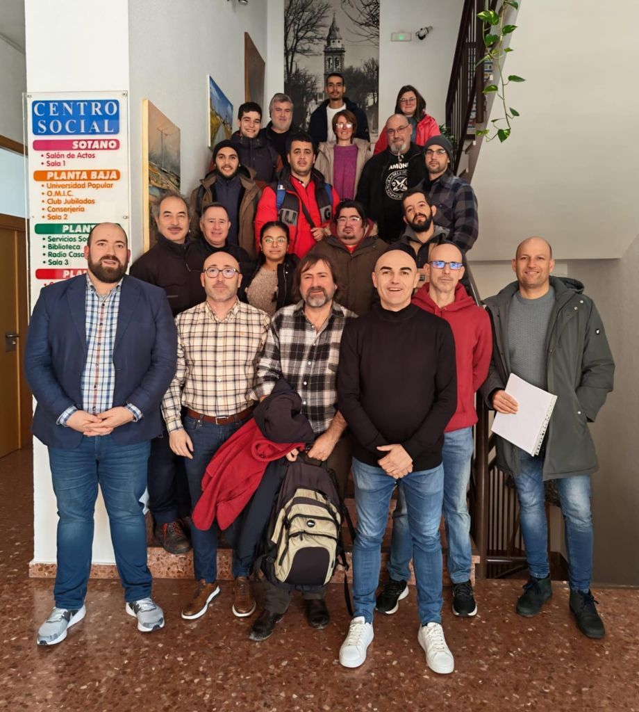 Foto de familia de la clausura del curso
