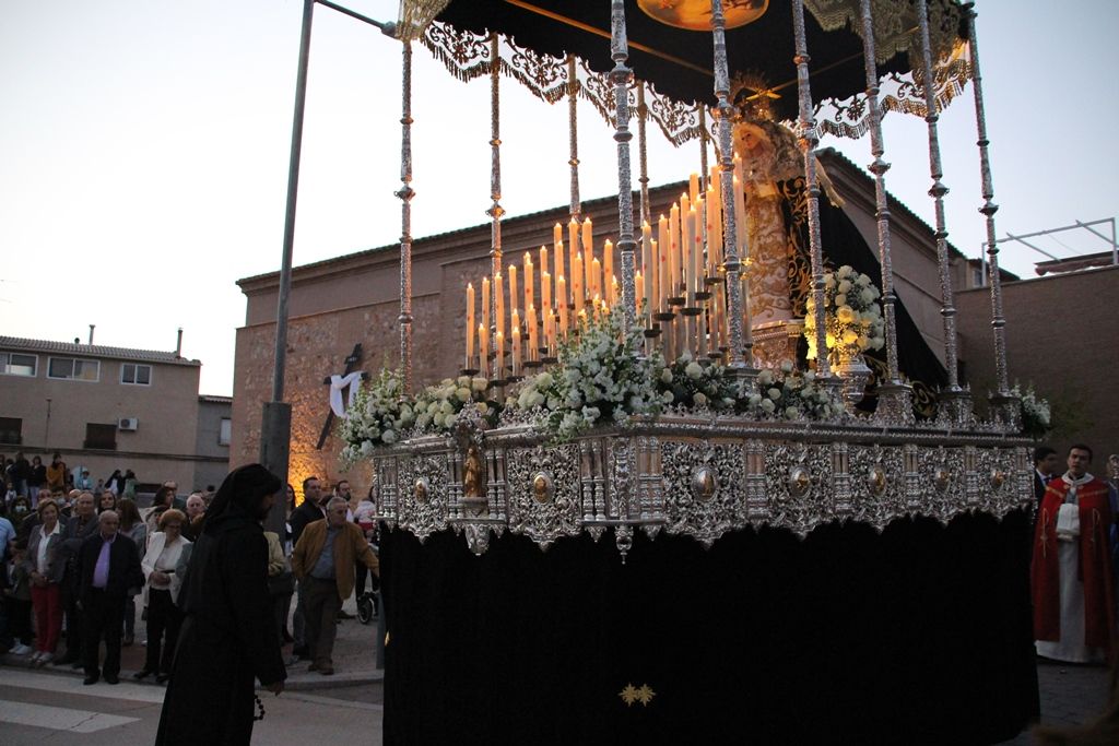 La Virgen de la Soledad lucirá bordado en sus faldillas